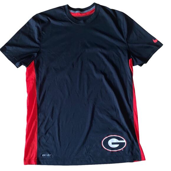 Nike Dri-Fit Georgia Dawgs Short Sleeve Pullover Shirt with mesh sides red/black - Picture 4 of 6